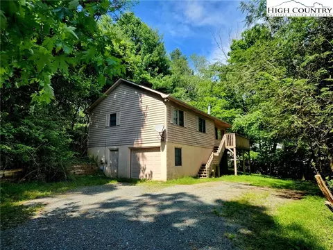 130 Stoneybrook Ct, Boone, NC 28607 photo 2
