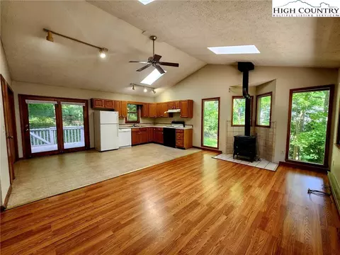 130 Stoneybrook Ct, Boone, NC 28607 photo 9