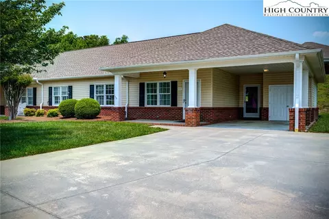 131 Brook Hill Ct #11B, Elkin, NC 28621