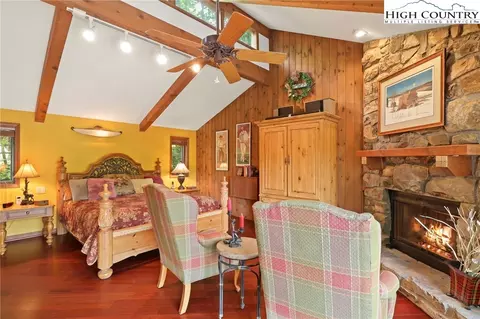 Bedroom - 101 103 Greenbriar Rd, Beech Mountain, NC 28604 photo 2 of 5