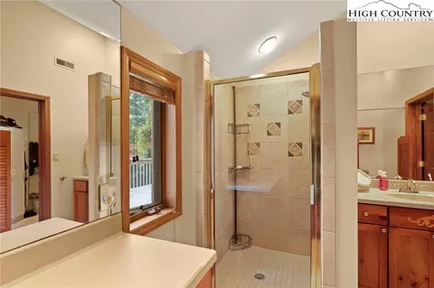 Bath - 101 103 Greenbriar Rd, Beech Mountain, NC 28604 photo 2 of 5