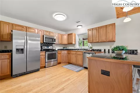 348 H Stanley Miller Rd, Deep Gap, NC 28618 photo 14