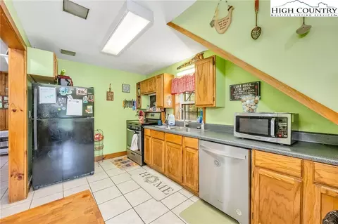 195 Trinity Ln, Jefferson, NC 28640 photo 16