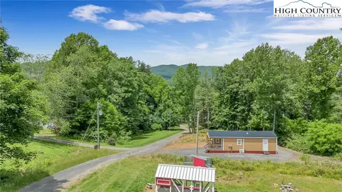 195 Trinity Ln, Jefferson, NC 28640 photo 2