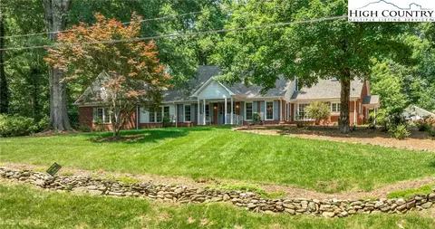 465 Forest Dr, Wilkesboro, NC 28697