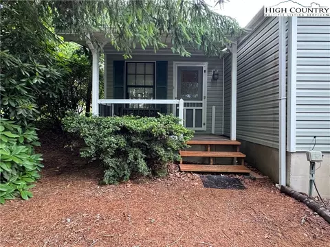 58 Hickory Ln, Newland, NC 28657