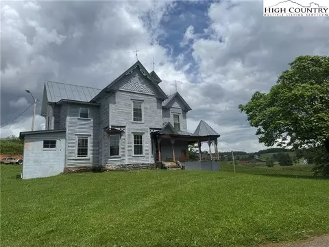 65 Green Gable Rd, Troutdale, VA 24378