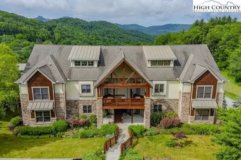 110 Caribou Ct #3A, Banner Elk, NC 28604