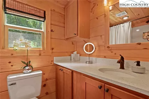 Bath - 165 John Dotson Rd, Boone, NC 28607 photo 1 of 3