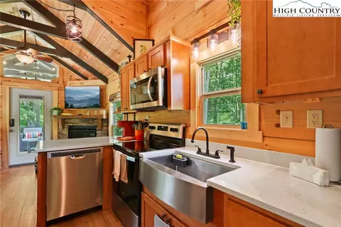 Kitchen - 165 John Dotson Rd, Boone, NC 28607 photo 4 of 6