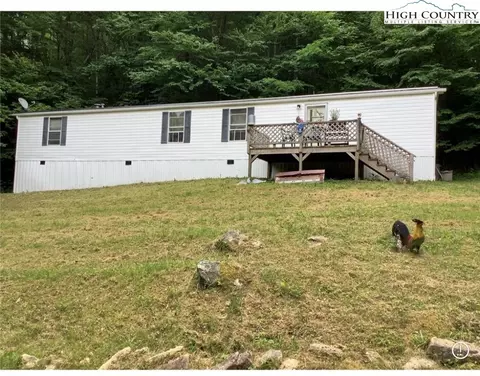 823 Spice Creek Rd, Banner Elk, NC 28604