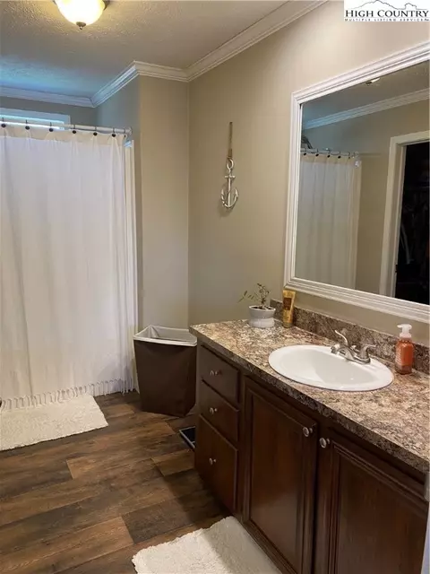 Bath - 209 Walnut Ln, Sparta, NC 28675 photo 1 of 3