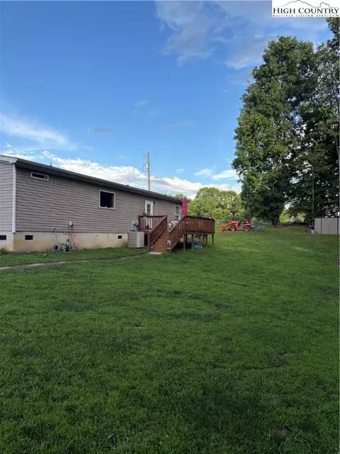 Exterior - 209 Walnut Ln, Sparta, NC 28675 photo 5 of 10