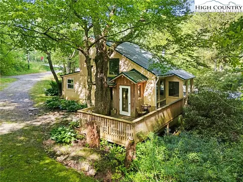 3731 Winklers Creek Rd, Blowing Rock, NC 28605
