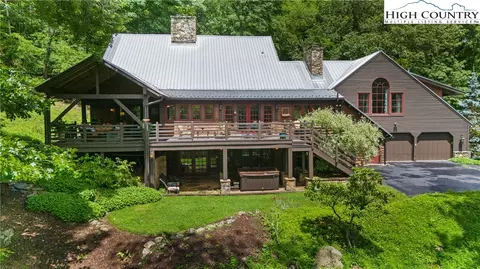527 Red Tailed Hawk Rd, Banner Elk, NC 28604