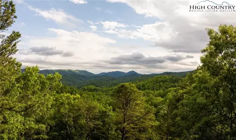 52 Coral Bells Trl, Ferguson, NC 28624