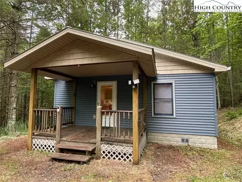 70 Maudes Ln, Piney Creek, NC 28663