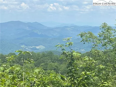 112 Red Oak, Beech Mountain, NC 28604