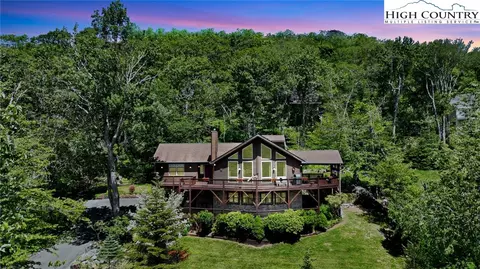 838 Shelter Rock Cir, Sugar Mountain, NC 28604