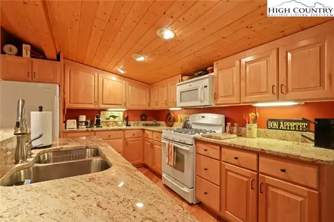 Kitchen - 190 Rustic Rdg, Boone, NC 28607 photo 2 of 5