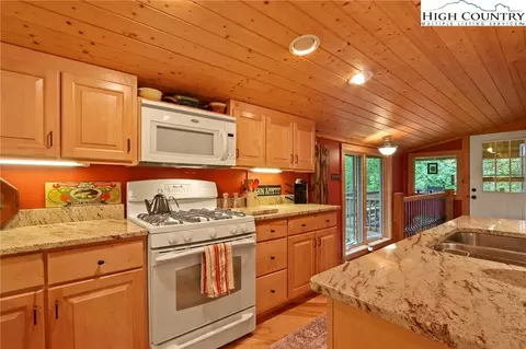 Kitchen - 190 Rustic Rdg, Boone, NC 28607 photo 4 of 5