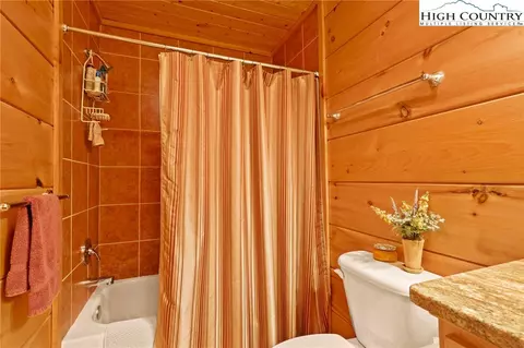 Bath - 190 Rustic Rdg, Boone, NC 28607 photo 1 of 4