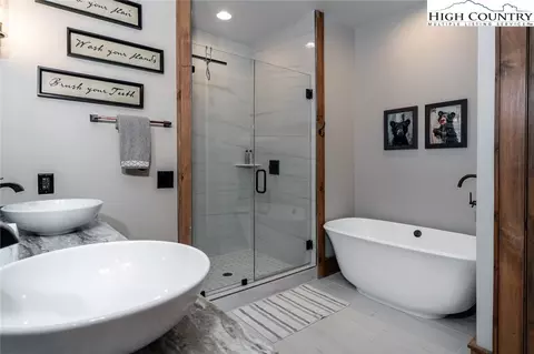 Bath - 550 Pepperroot Rd, Boone, NC 28607 photo 5 of 7