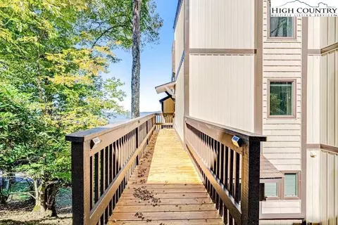 220 Northridge Rd #21, Beech Mountain, NC 28604