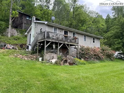 125 Parker Cove Rd, Weaverville, NC 28787