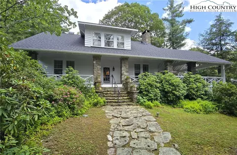 135 Dogwood Ln, Blowing Rock, NC 28605