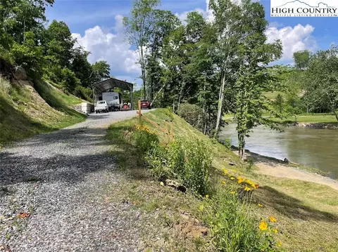 647 Riverside Ln, Crumpler, NC 28617 photo 3