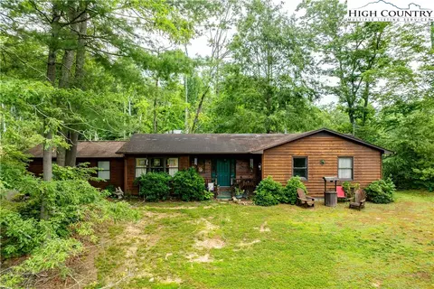 198 Forest Wood Ln, Mountain City, TN 37683