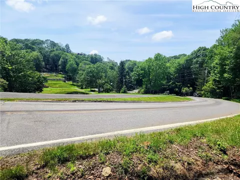408 Saint Andrews Rd, Beech Mountain, NC 28604 photo 3