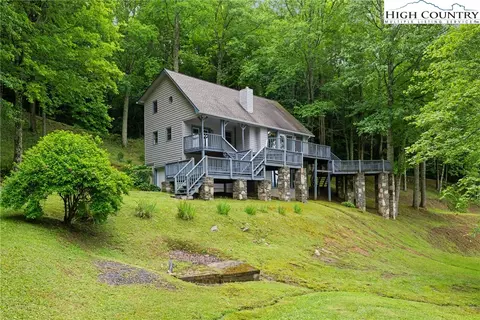 155 Green Valley Hts, Sugar Grove, NC 28679