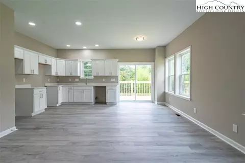 Living - 337 Perkins St, Boone, NC 28607 photo 2 of 2