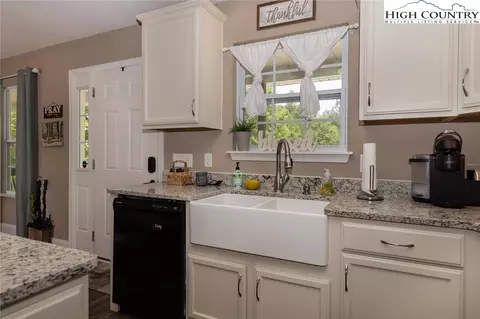 Kitchen - 351 Colony Ln, Purlear, NC 28665 photo 4 of 4