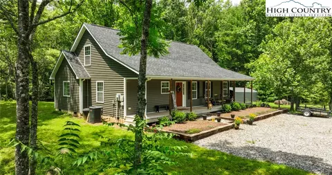 351 Colony Ln, Purlear, NC 28665