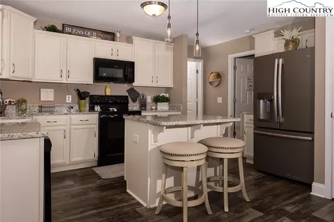 Kitchen - 351 Colony Ln, Purlear, NC 28665 photo 2 of 4