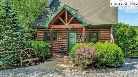 240 Deer Knoll Dr, Piney Creek, NC 28663