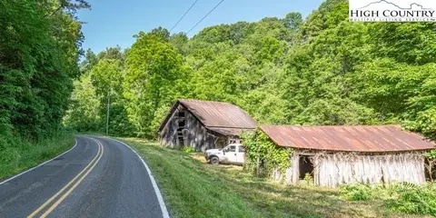 1859 Weaver Frd, Grassy Creek, NC 28631