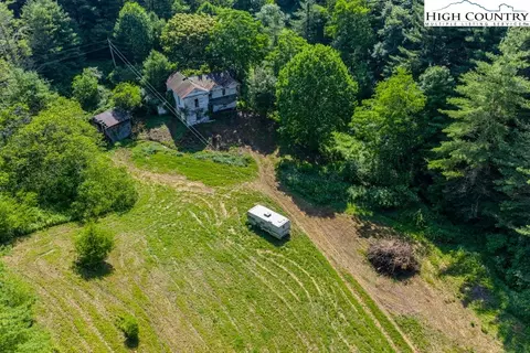 10892 Nc Hwy 16 N, Grassy Creek, NC 28631