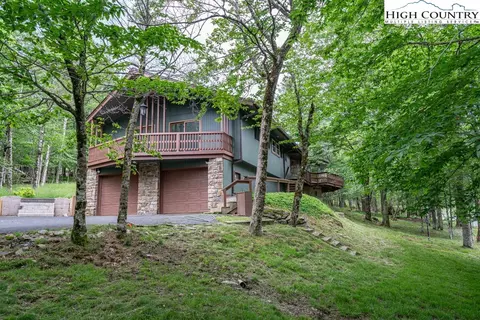 103 Raven Rd, Beech Mountain, NC 28604