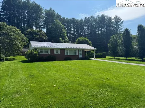 1686 Troutdale Hwy, Mouth Of Wilson, VA 24363