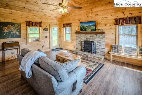 Living - 322 Bar None Rd, Jefferson, NC 28640 photo 6 of 6