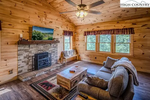 Living - 322 Bar None Rd, Jefferson, NC 28640 photo 2 of 6