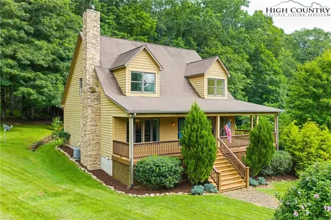 177 Turning Leaf Trl, Zionville, NC 28698