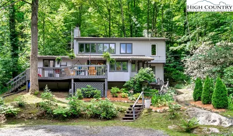 424 Clubhouse Dr, Banner Elk, NC 28604