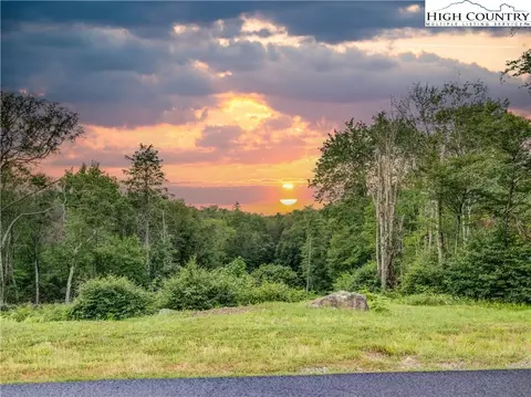 72 Eagle Creek Trl, Banner Elk, NC 28604