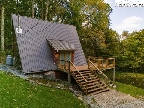 347 Howards Knob Rd, Boone, NC 28607 photo 2