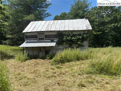 460 Grubbs Chapel Rd, Independence, VA 24348 photo 4